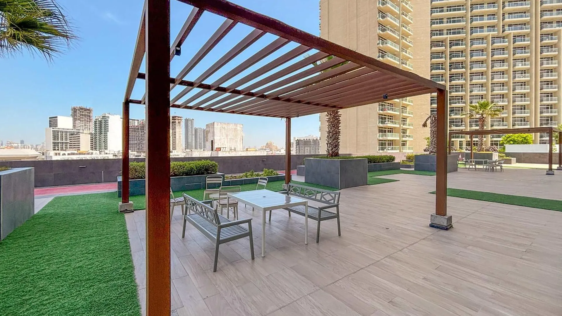 Frank Porter - Bloom Heights B Dubai 0*,  United Arab Emirates